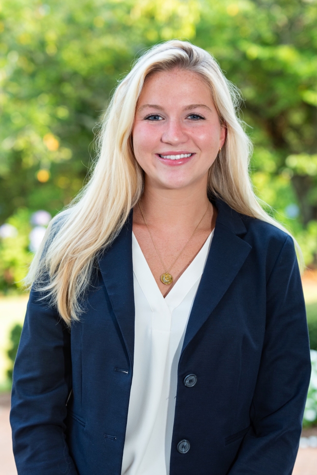 Katy Burch Headshot